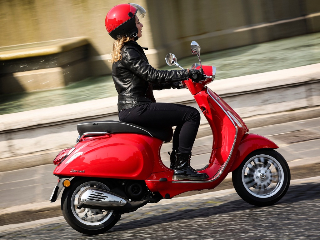 Фото скутера Vespa Sprint 125